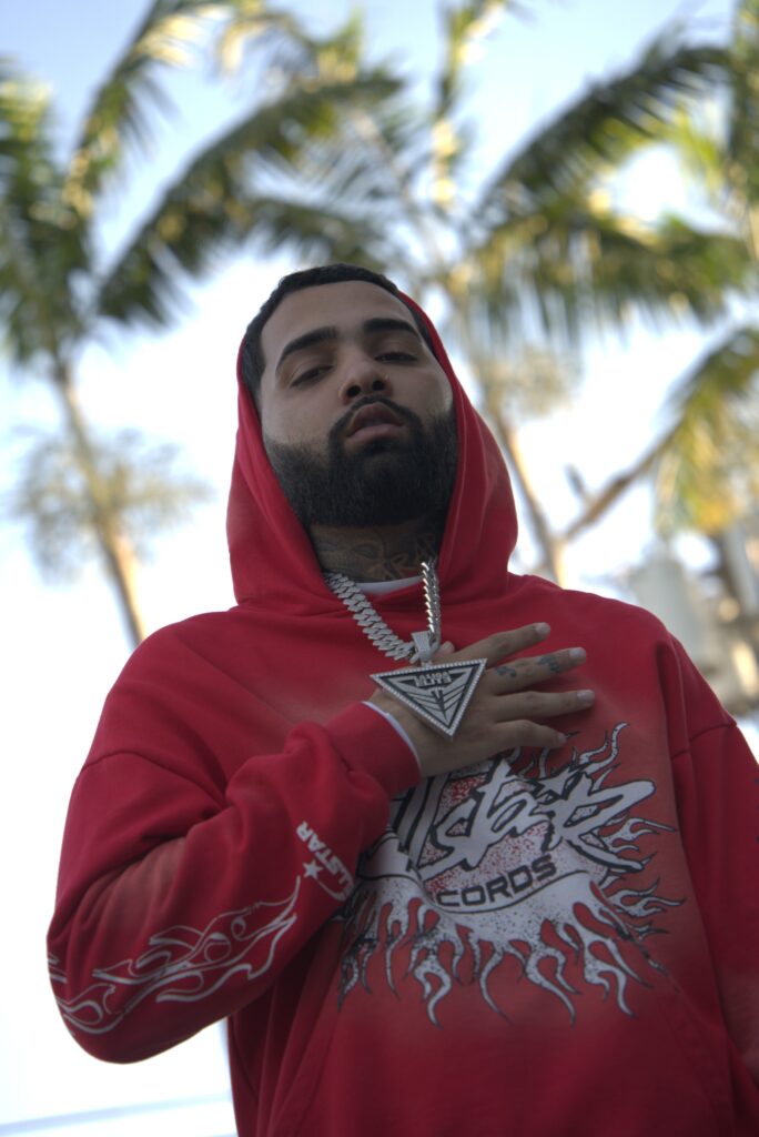 LA ESTRELLA EN ASCENSO JEYYFF, RECIÉN FIRMADO CON CASH MONEY RECORDS, SE UNE A GREEN COOKIE PARA EL NUEVO SENCILLO “LONELY”